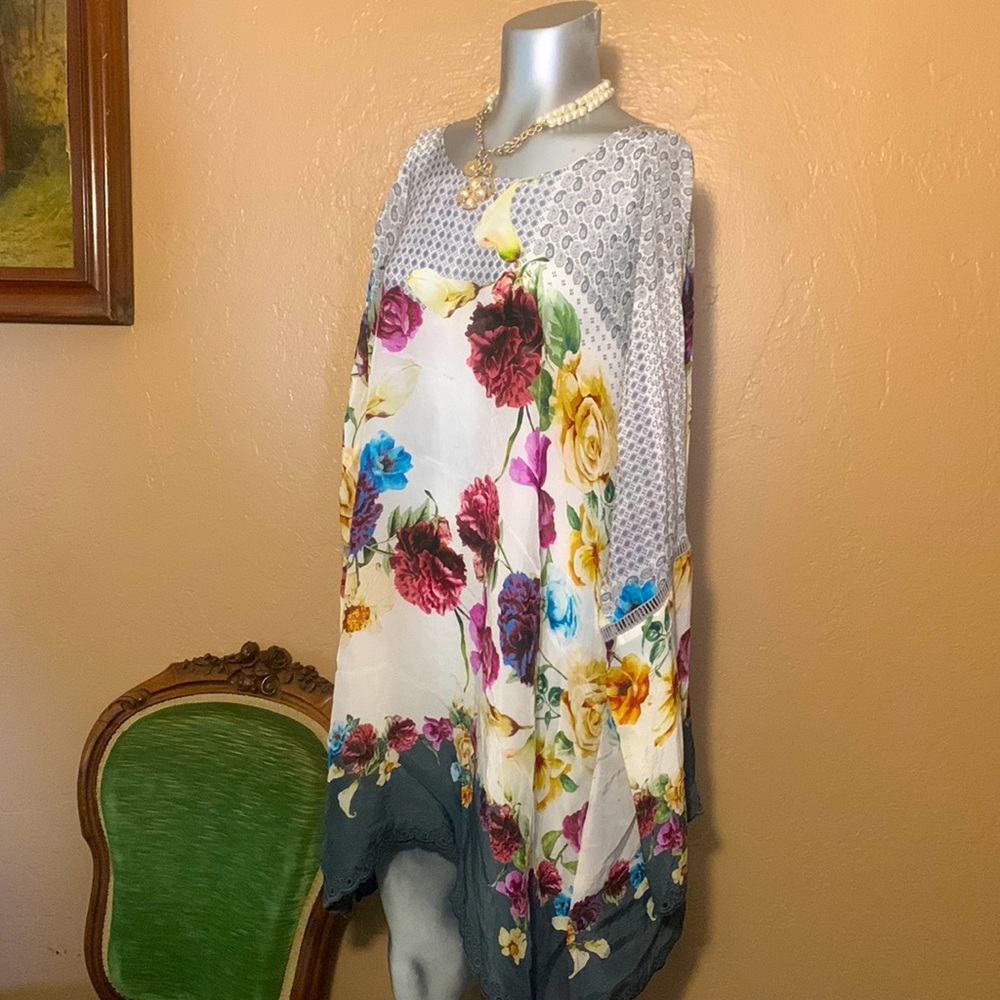 Johnny Was Floral Tunic Blouse.  Sz XL